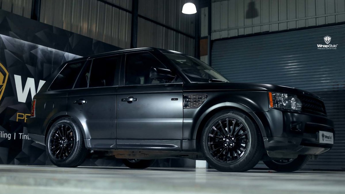 Range Rover Sport - Black Satin wrap - img 3