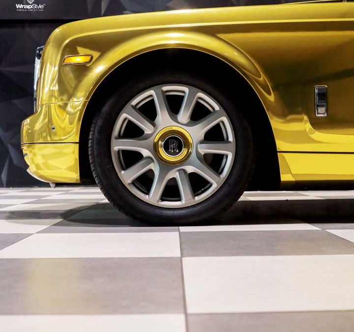 Rolls-Royce Phantom - Gold Chrome wrap - img 2