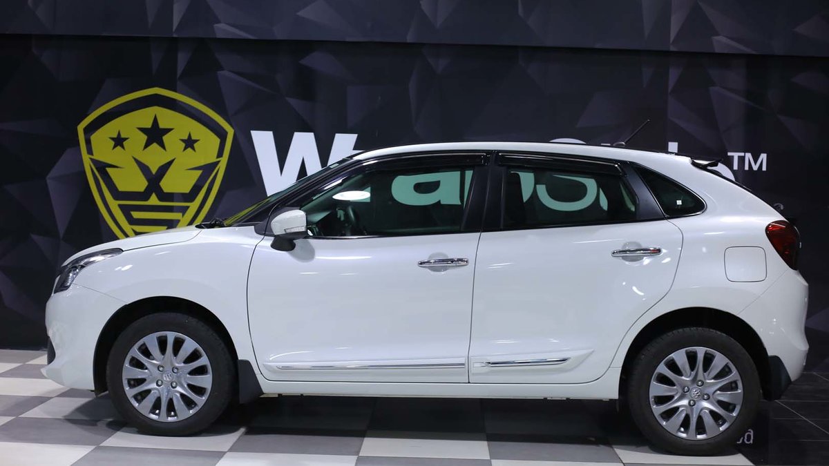 Suzuki Baleno -  White Gloss wrap - img 2