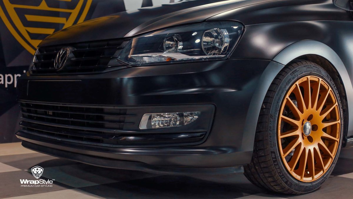 Volkswagen Vento - Black Satin wrap - img 1