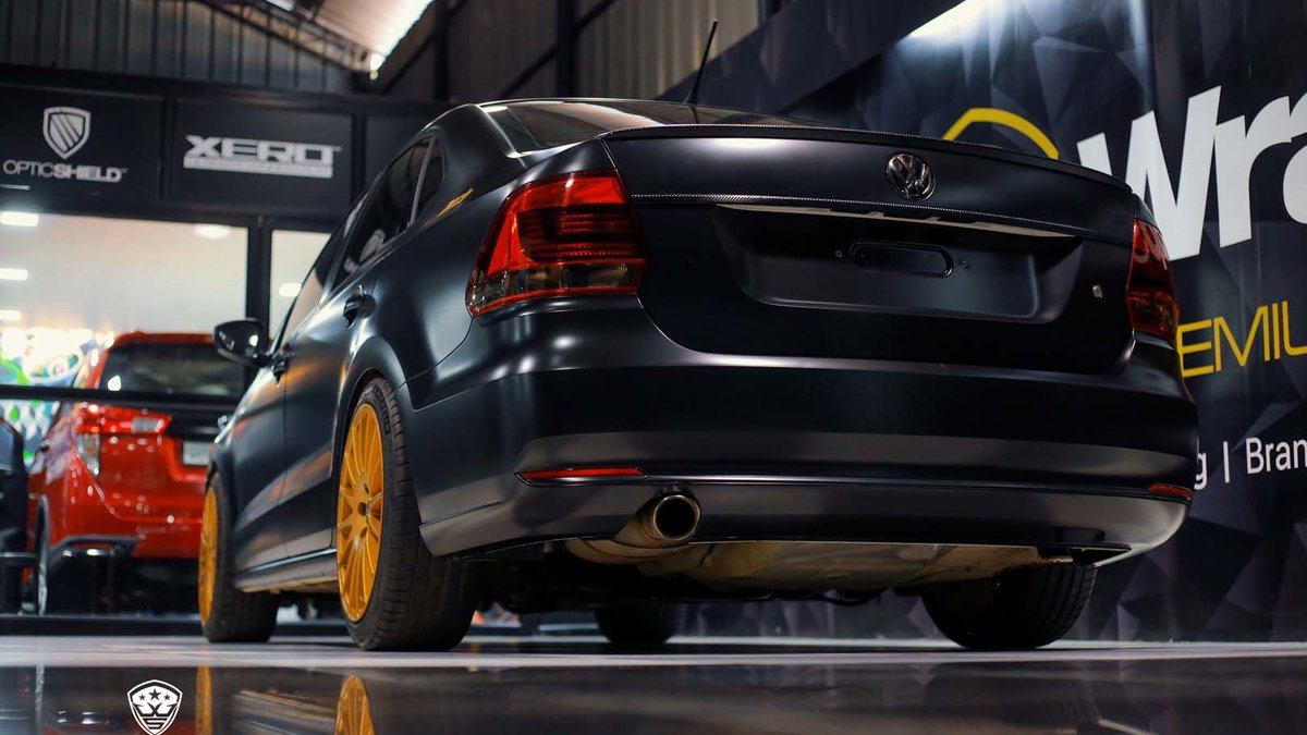Volkswagen Vento - Black Satin wrap - img 3