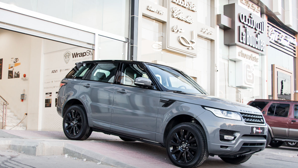 Range Rover Sport HSE - Grey Gloss wrap - img 1