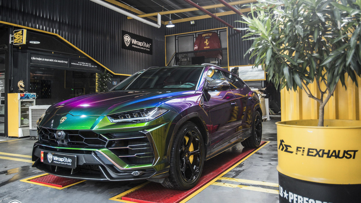 Lamborghini Urus - Color flow - cover