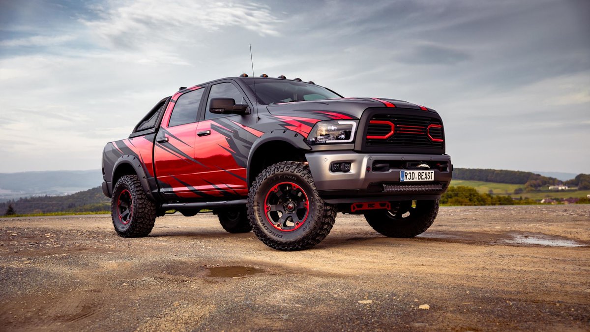 Dodge RAM - Matt dark grey + Red Chrome - img 3