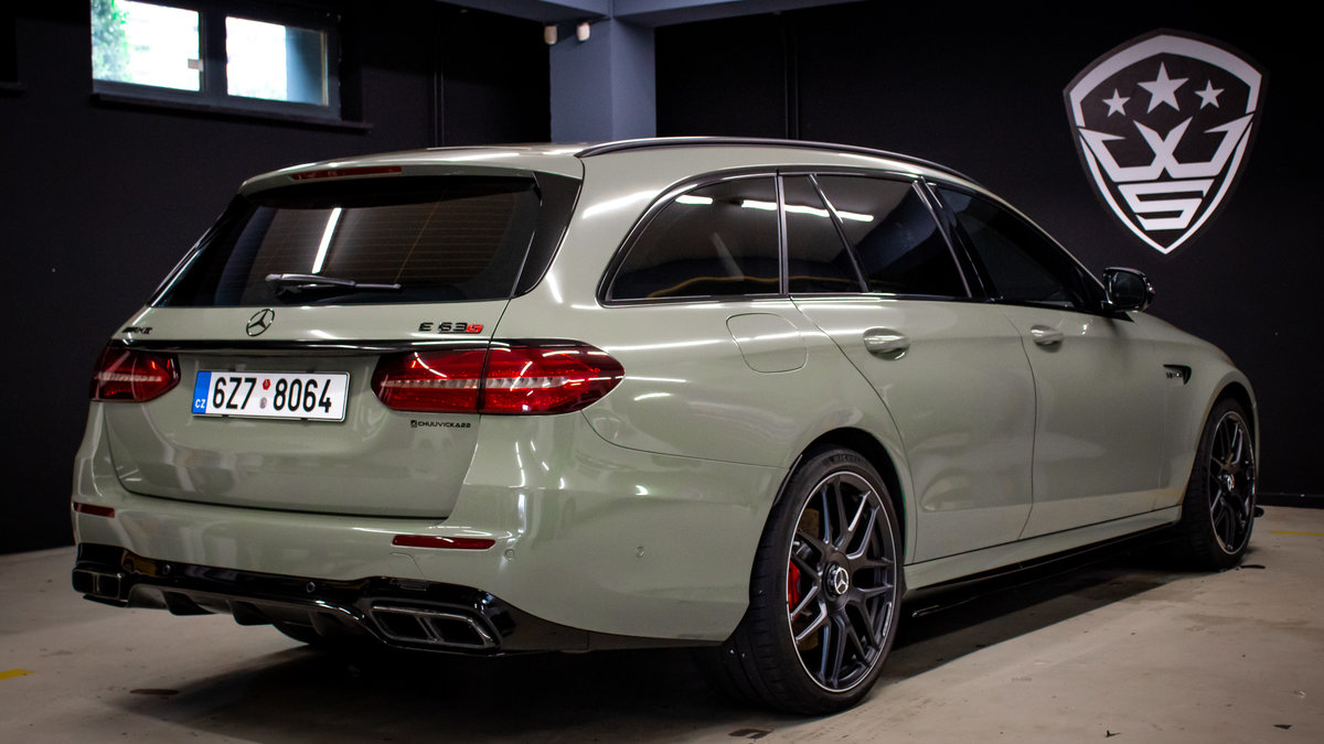 Merecedes-Benz E63s - Khaki Green - img 1