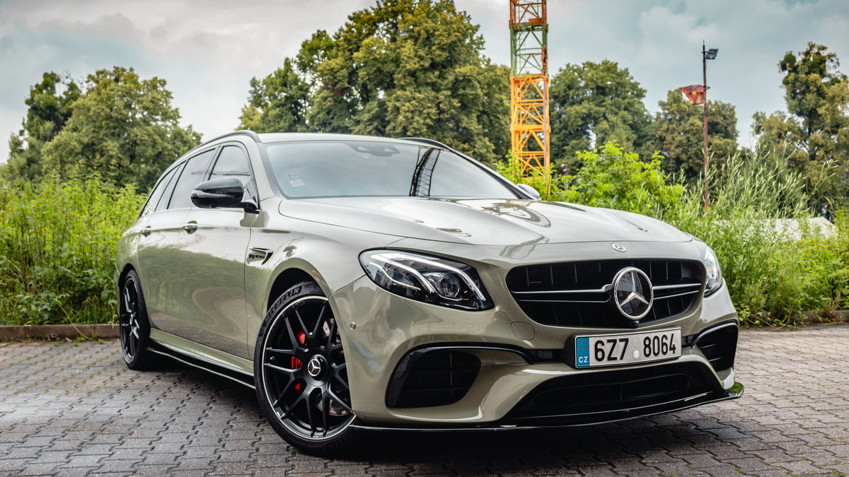 Merecedes-Benz E63s - Khaki Green - img 3