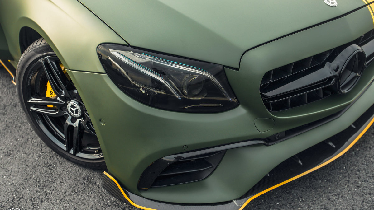 Mercedes Benz - E300 wrap matte military green - img 1