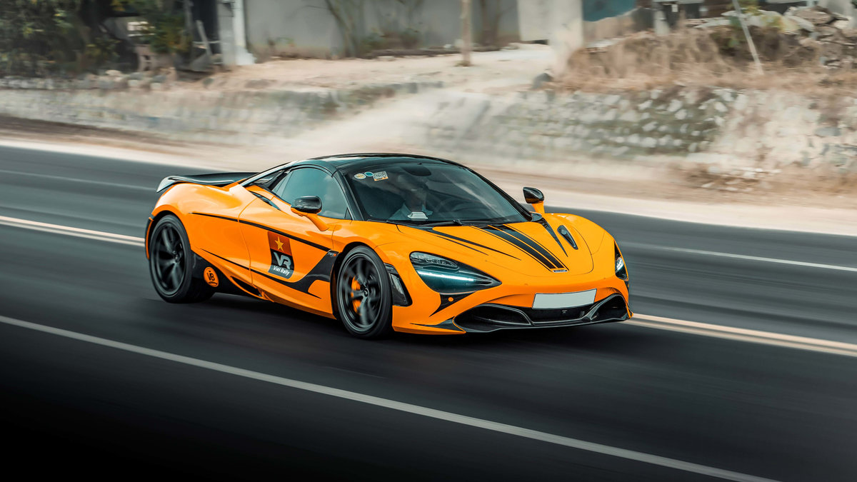 McLaren 720S - Stripes Wrap - img 2