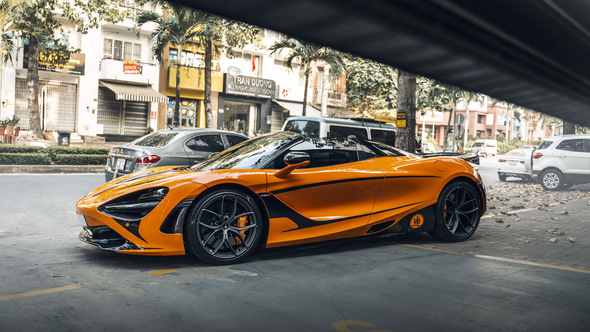 McLaren 720S - Stripes Wrap - img 6