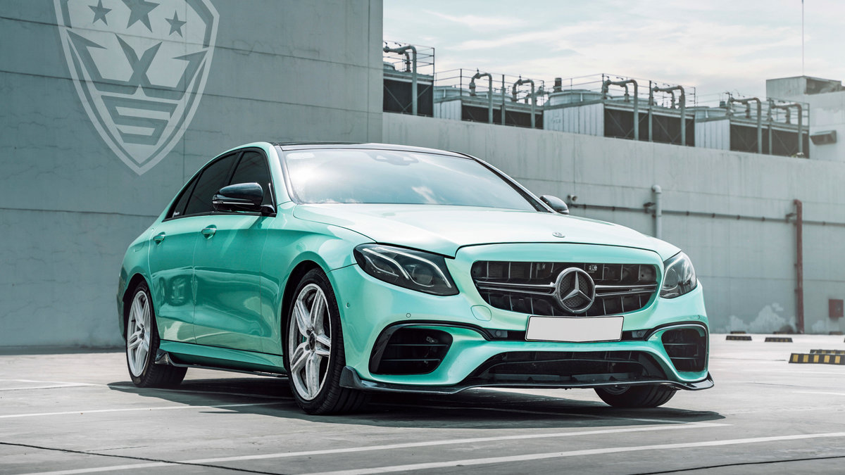 Mercedes-Benz E300 - Mint Wrap - cover