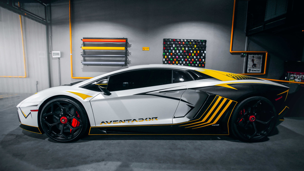 Lamborghini Aventador - Black & Yellow Wrap - img 1