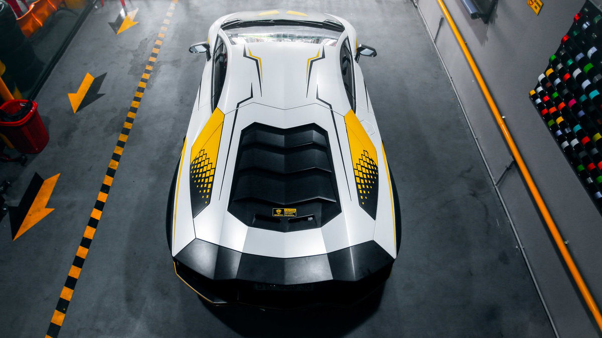 Lamborghini Aventador - Black & Yellow Wrap - img 3