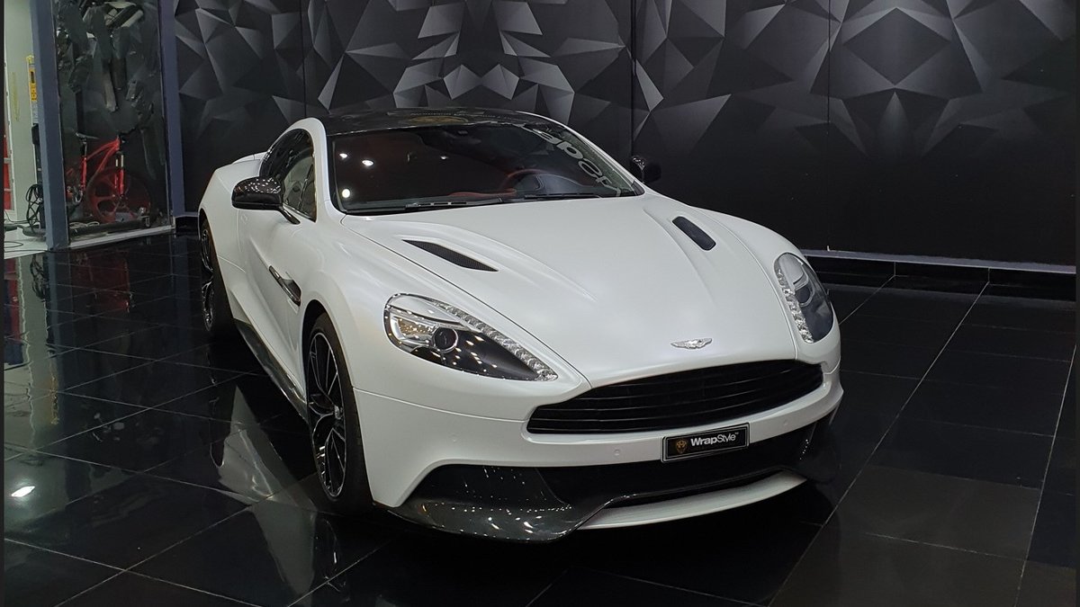 Aston Martin - White Wrap - cover