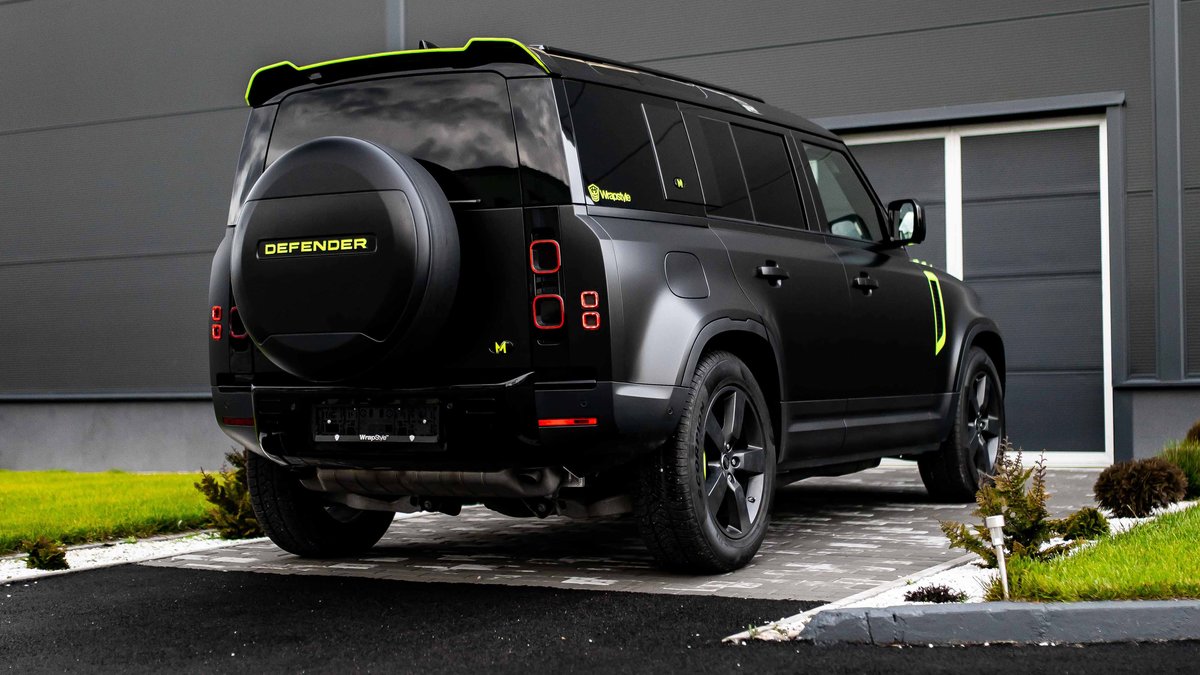 Land Rover Defender - Lime Green Wrap - img 7