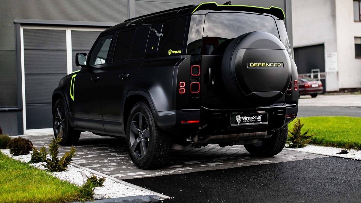 Land Rover Defender - Lime Green Wrap - img 8