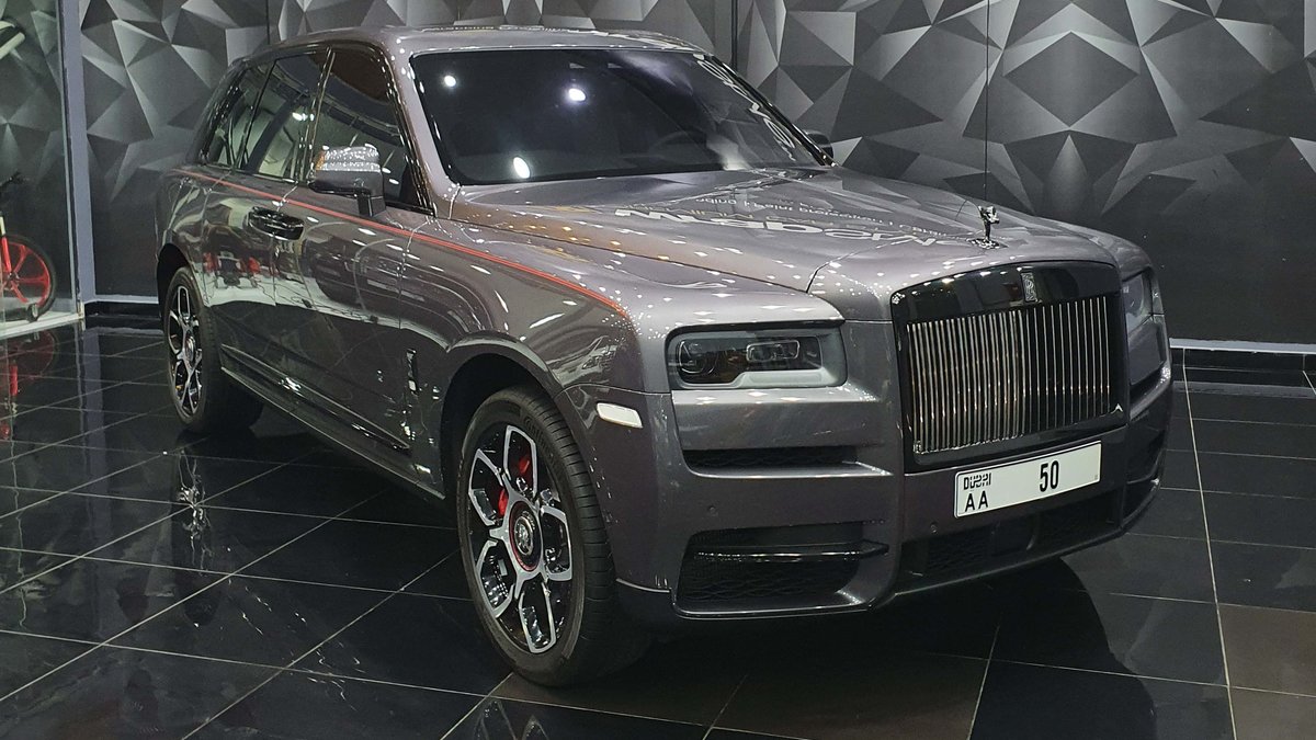 Rolls-Royce Cullinan - Grey Wrap - cover