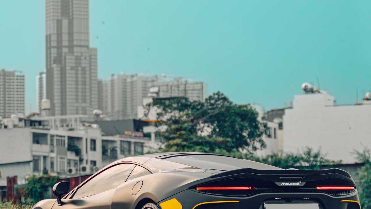 McLaren GT - Black Satin Wrap - img 18