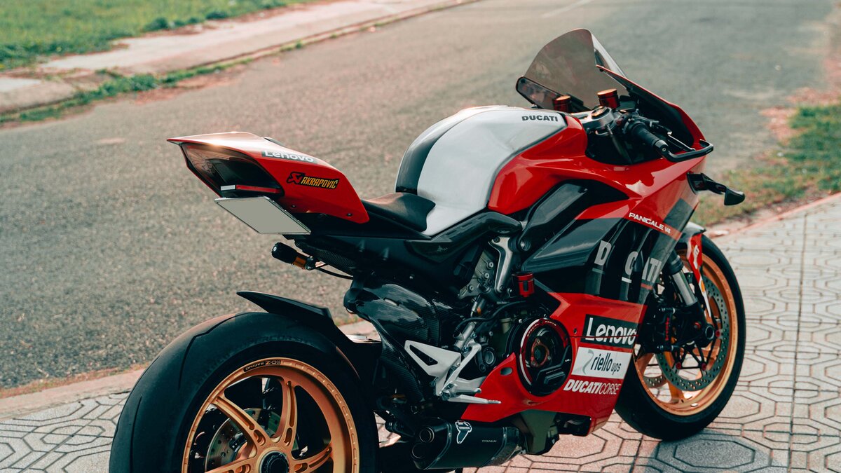 Ducati Panigale V4 - Racing Wrap - img 12
