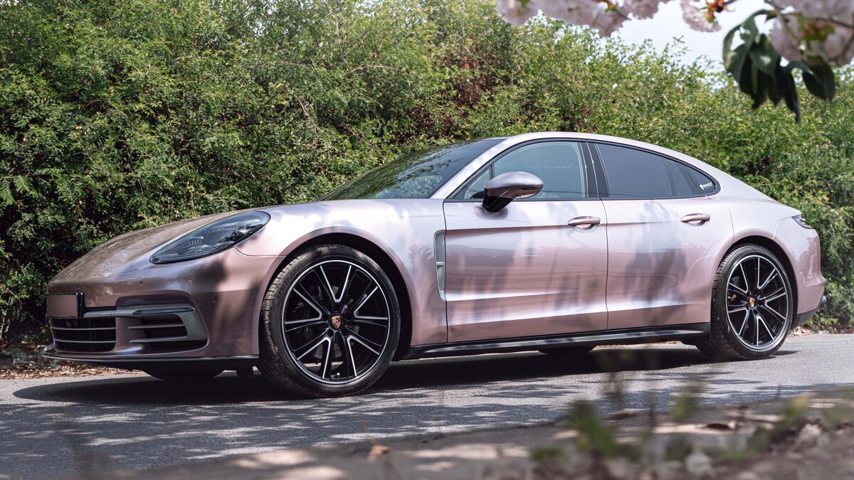 Porsche Panamera - Metallic Rose Wrap - img 5