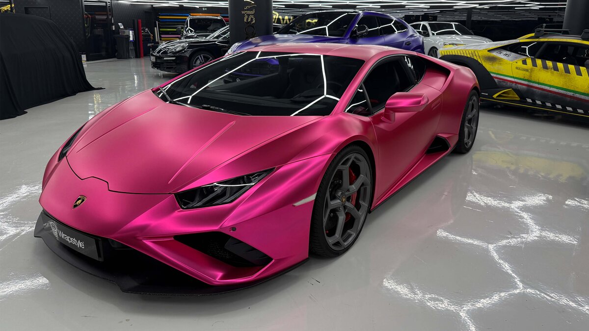 Lamborghini Huracan - Pink Chrome Wrap - img 4
