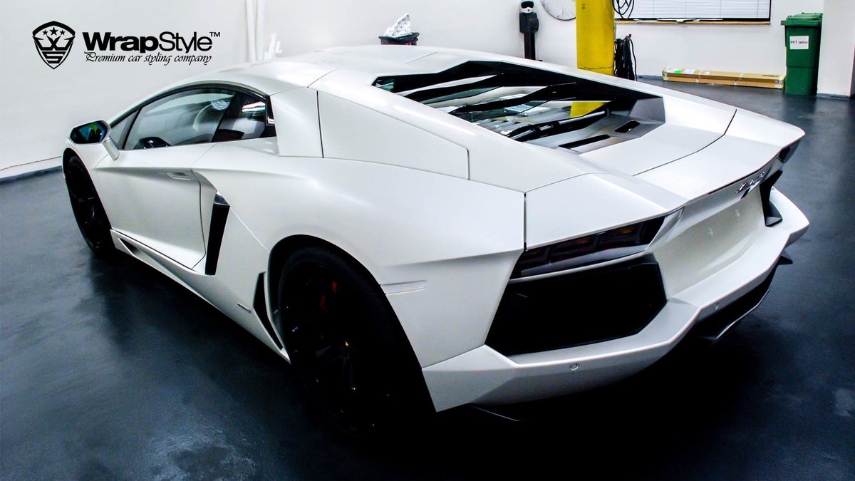 Lamborghini Aventador - White Pearl wrap - img 2