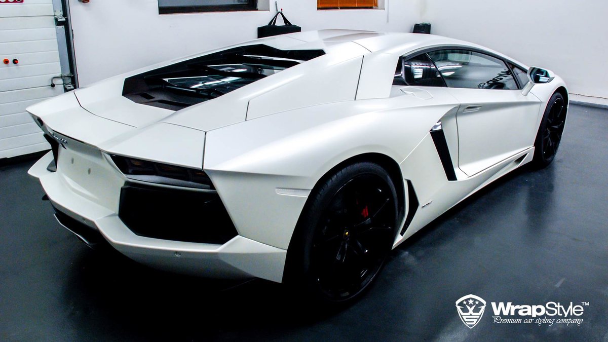 Lamborghini Aventador - White Pearl wrap - img 1