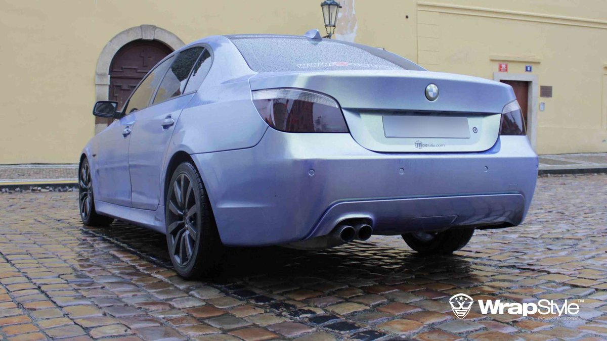 BMW 5 - Violet Blue wrap - img 3