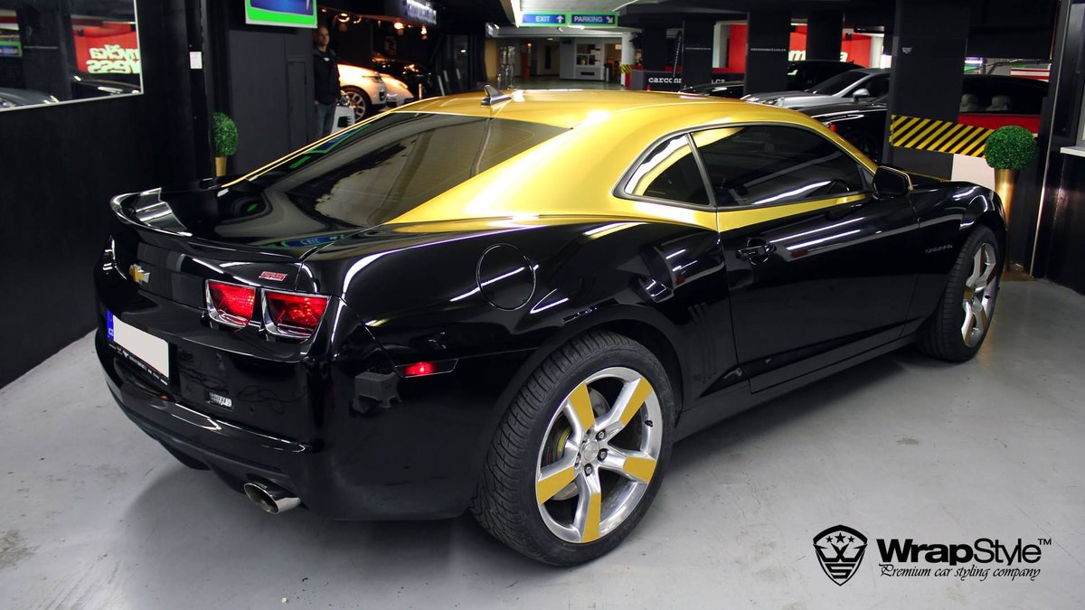 Chevrolet Camaro - Black / Gold Gloss wrap - img 3