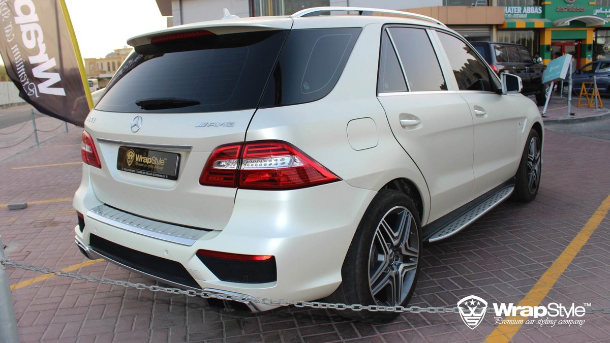 Mercedes ML 63 - Pearl White wrap - img 3