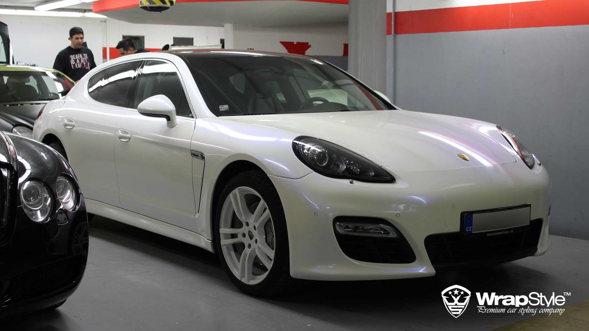 Porsche Panamera - White Pearl wrap - img 3