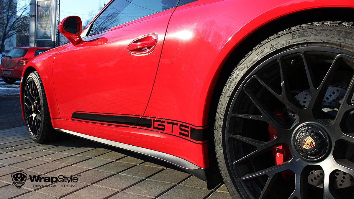 Porsche 911 Carrera GTS - Red Gloss wrap - img 7