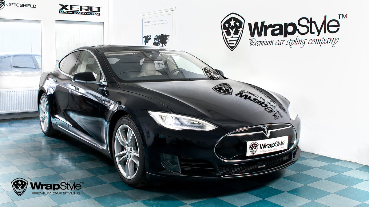 Tesla Model S - Black Gloss wrap - img 2