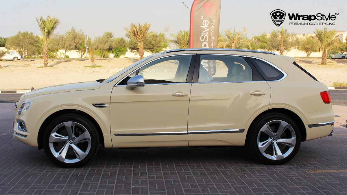 Bentley Bentyaga - Hexis Ivory Gloss wrap - img 2