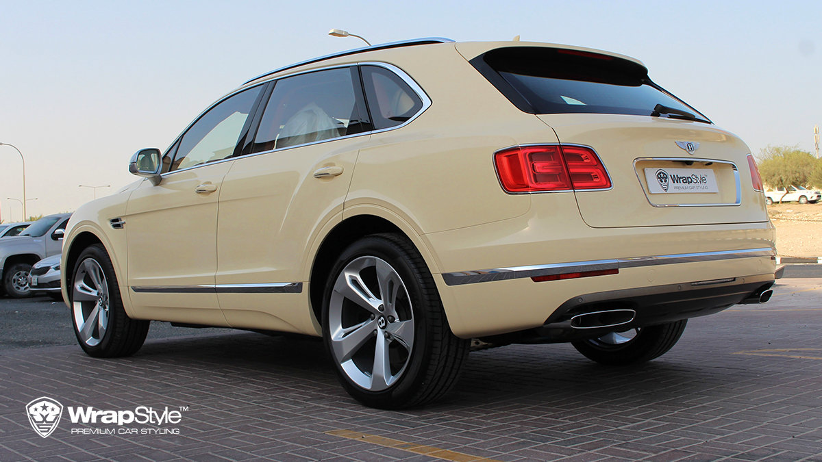 Bentley Bentyaga - Hexis Ivory Gloss wrap - img 1