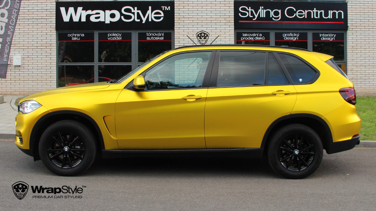 BMW X5 - Yellow Satin Chrome wrap - img 2