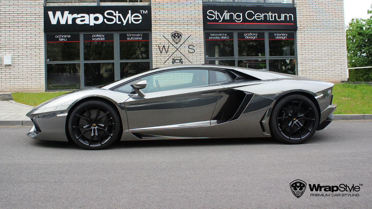 Lamborghini Aventador - Avery Black Chrome wrap - img 1