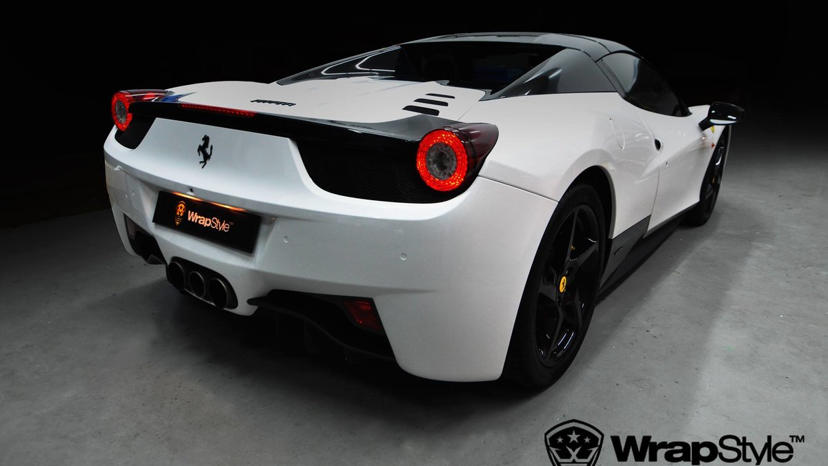 Ferrari 458 Italia - White Gloss wrap - img 1