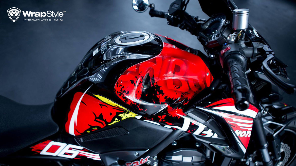 Kawasaki Z900 - Red Bull design - img 1