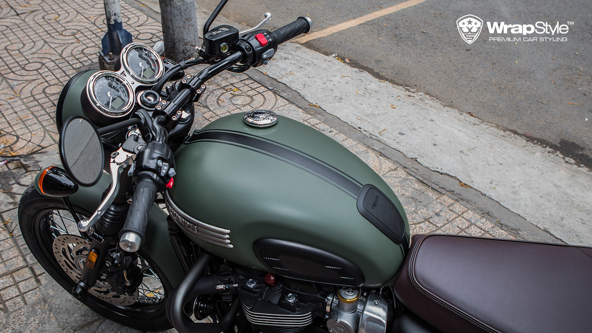 Triumph T120 - Military green - img 2