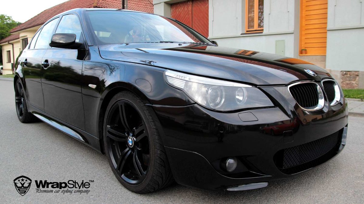 BMW 5 - Black Metallic wrap - img 1