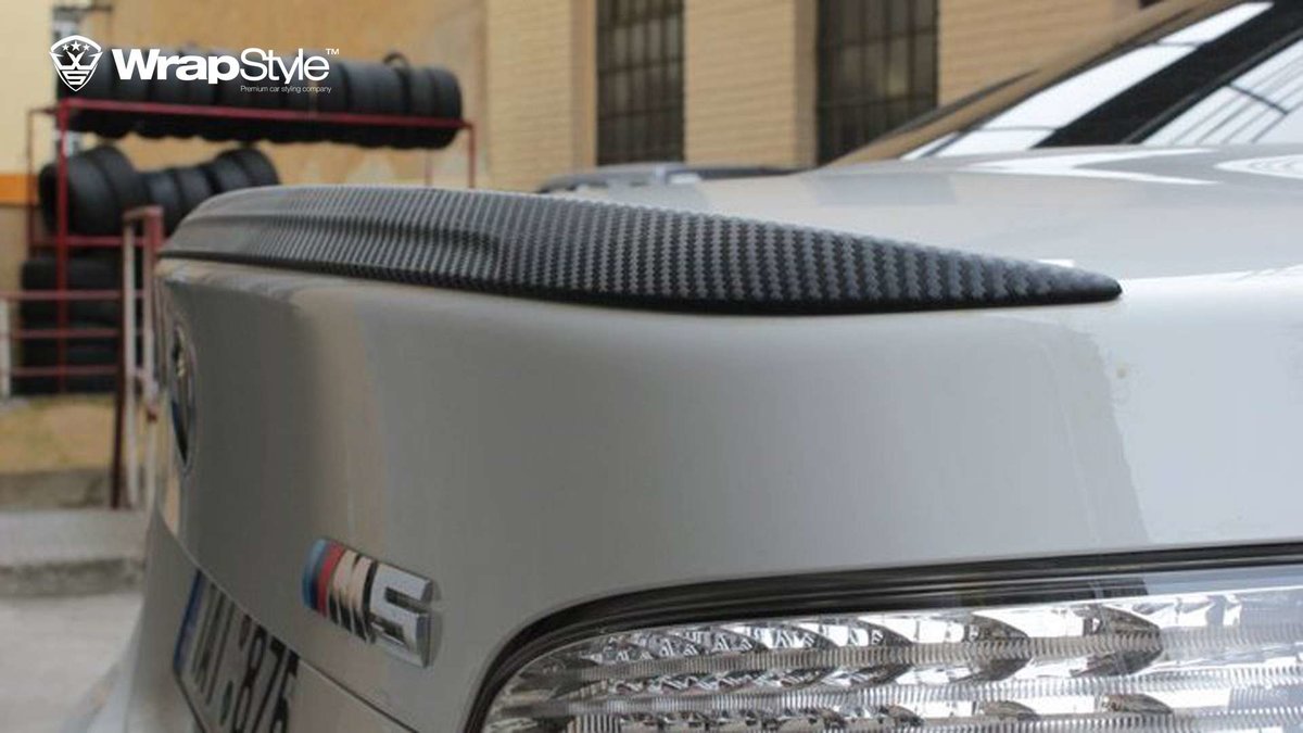 BMW 5 - White Gloss wrap - img 2