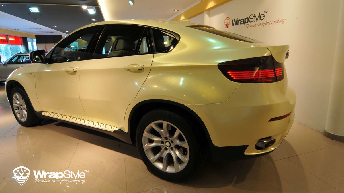 BMW X6 - Pegasus Beige Gloss wrap - img 2