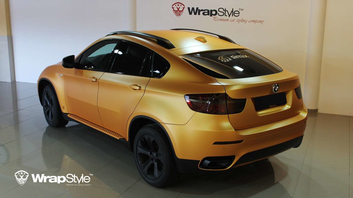 BMW X6 - Gold Satin wrap - img 2