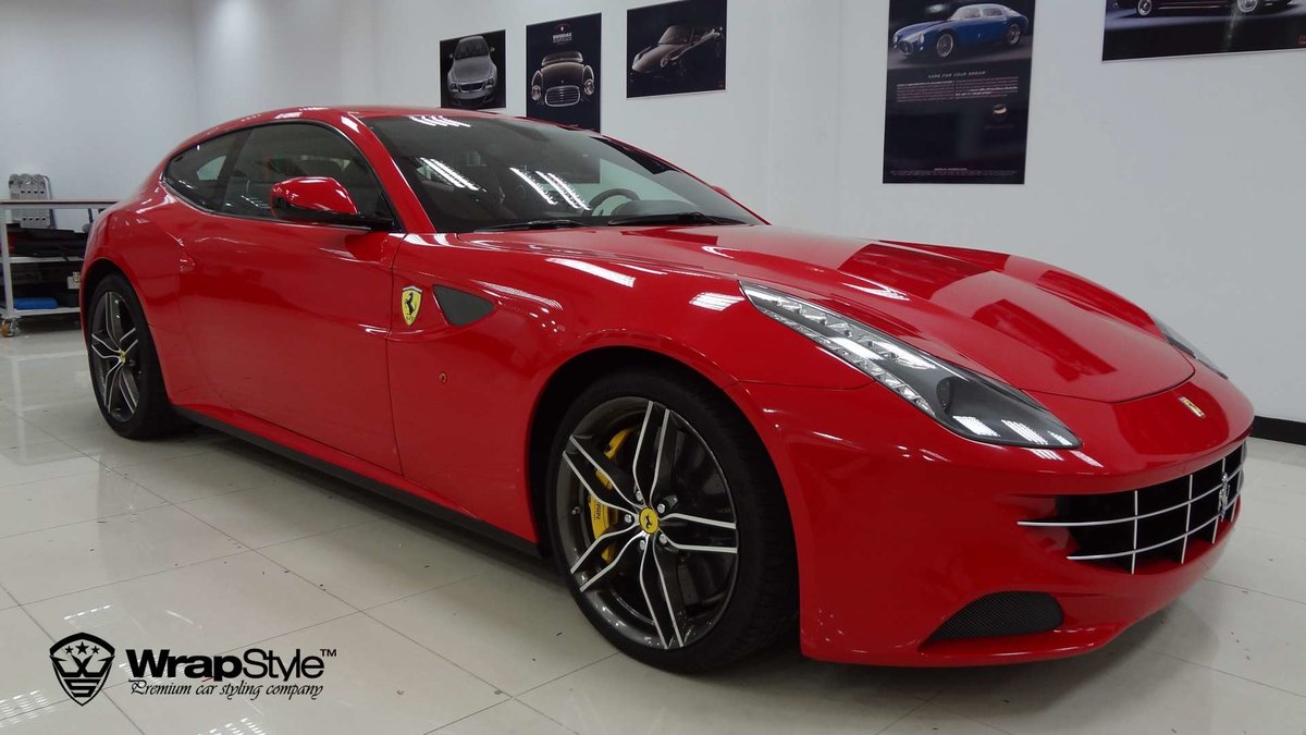 Ferrari FF - Red Gloss wrap - img 2