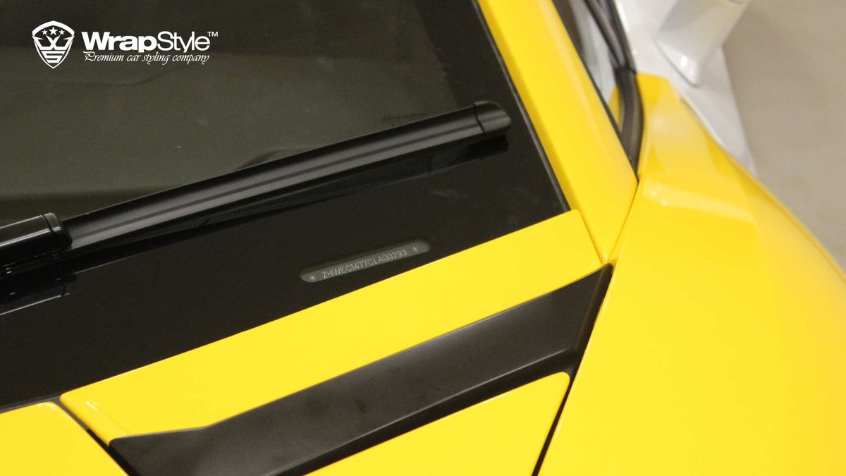 Lamborghini Aventador - Yellow Gloss wrap - img 3