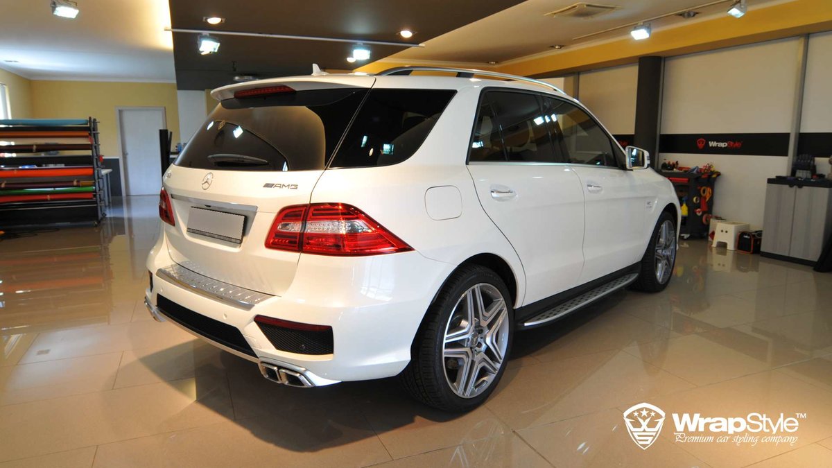 Mercedes ML - White Gloss wrap - img 2