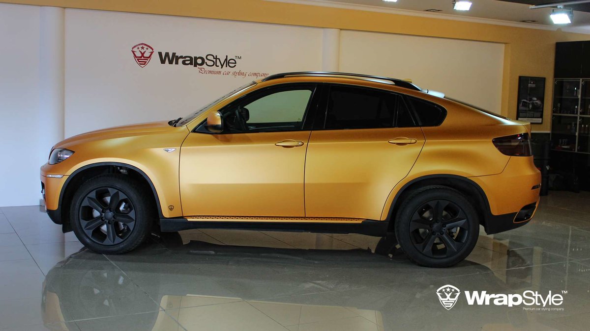 BMW X6 - Gold Satin wrap - img 1