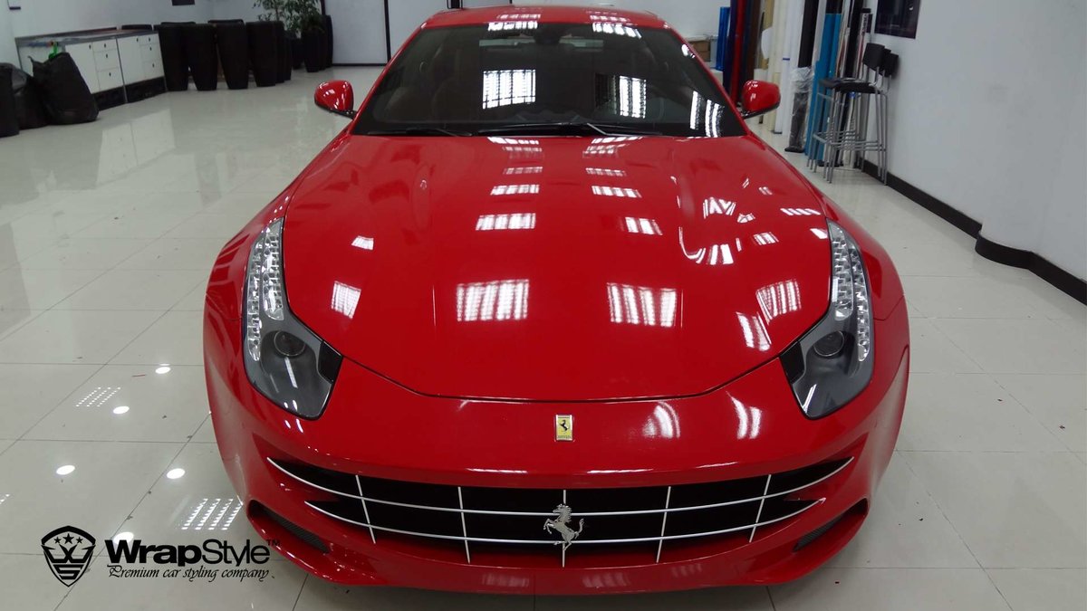 Ferrari FF - Red Gloss wrap - img 1