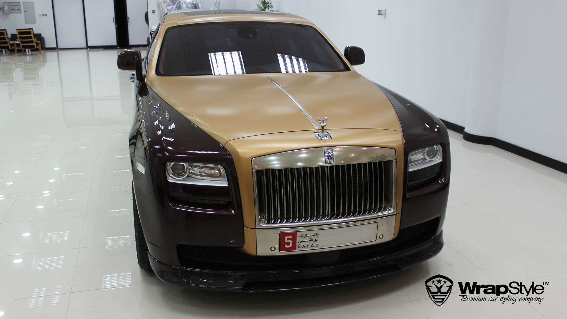 Gold Chrome and Black, Versace Rolls-Royce Looks Like a True