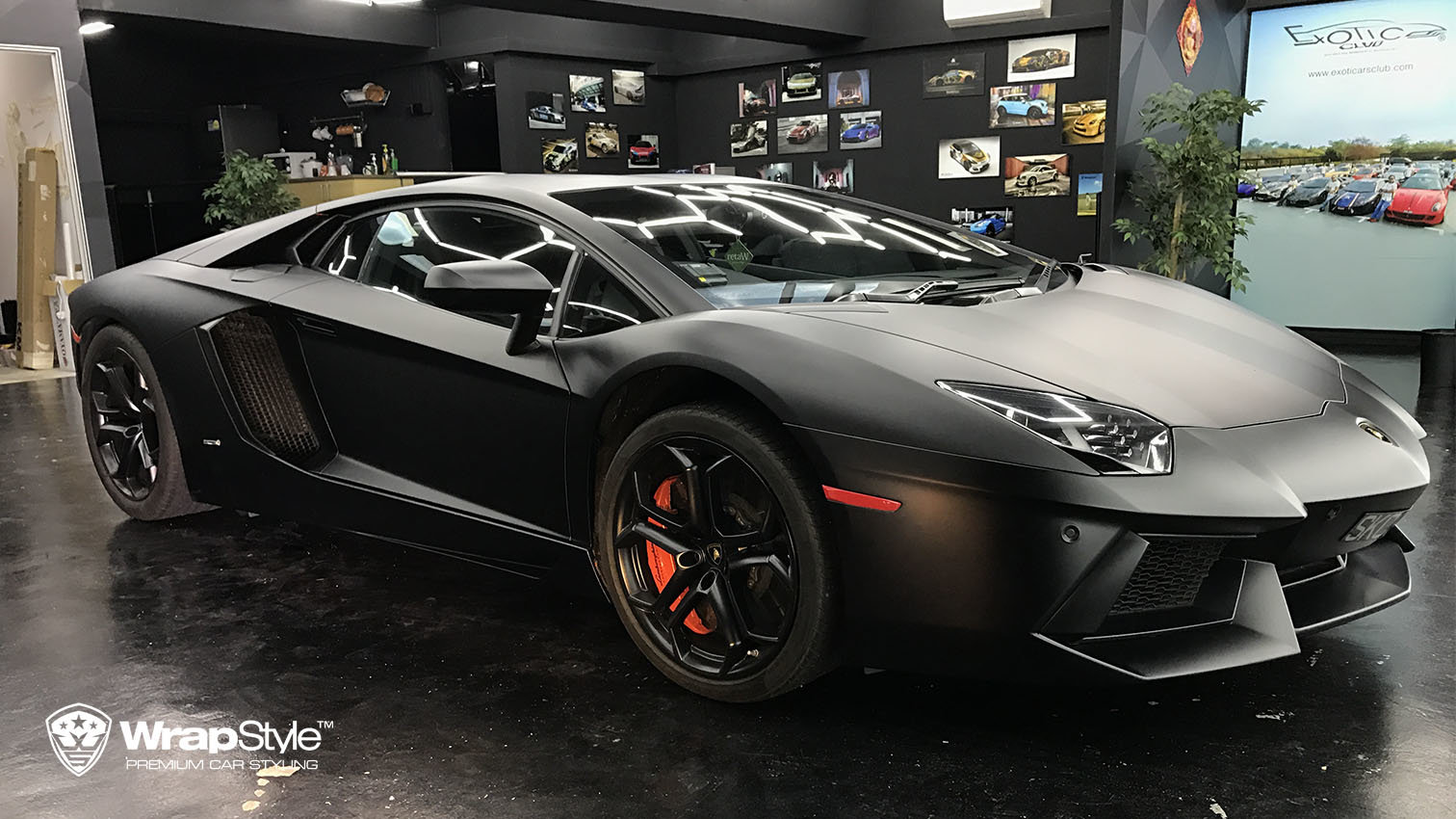 Lamborghini Aventador - Black Matt wrap | WrapStyle